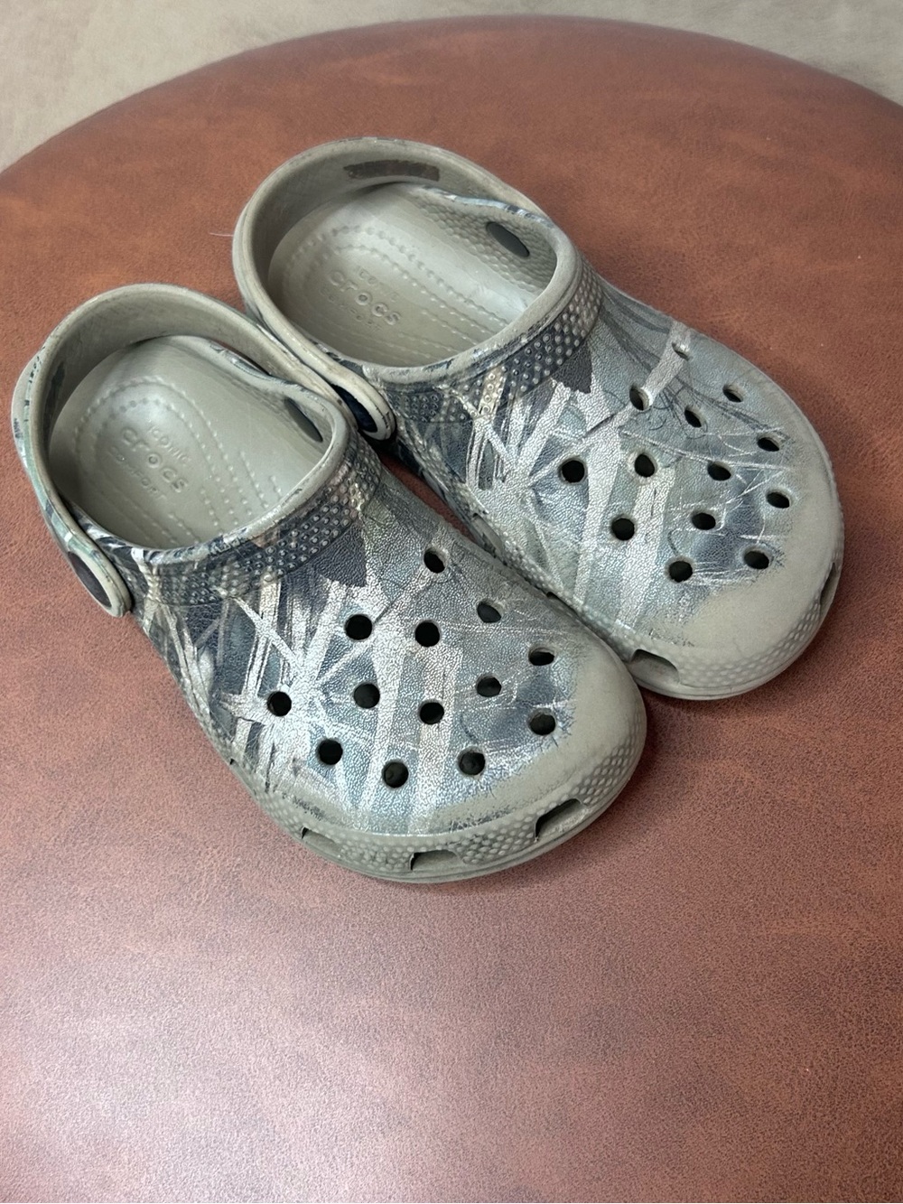 CROCS Kids' Camo-Pattern Classic Clog - Gray/Green